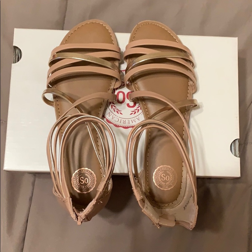 Cute sandals with blush/gold rose accents